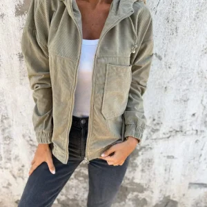 Höstlig damhoodie med huva och dragkedja – Noemi