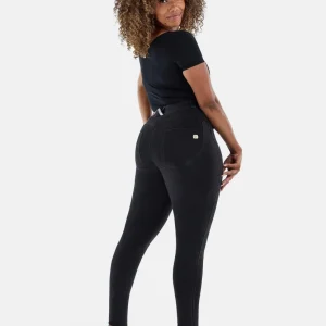 WR.UP Curvy Push-Up Regular Waist Skinny Denim Jeans - Denim Black - Black Seam