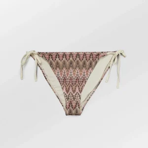 Amber Baila Bikini Tanga